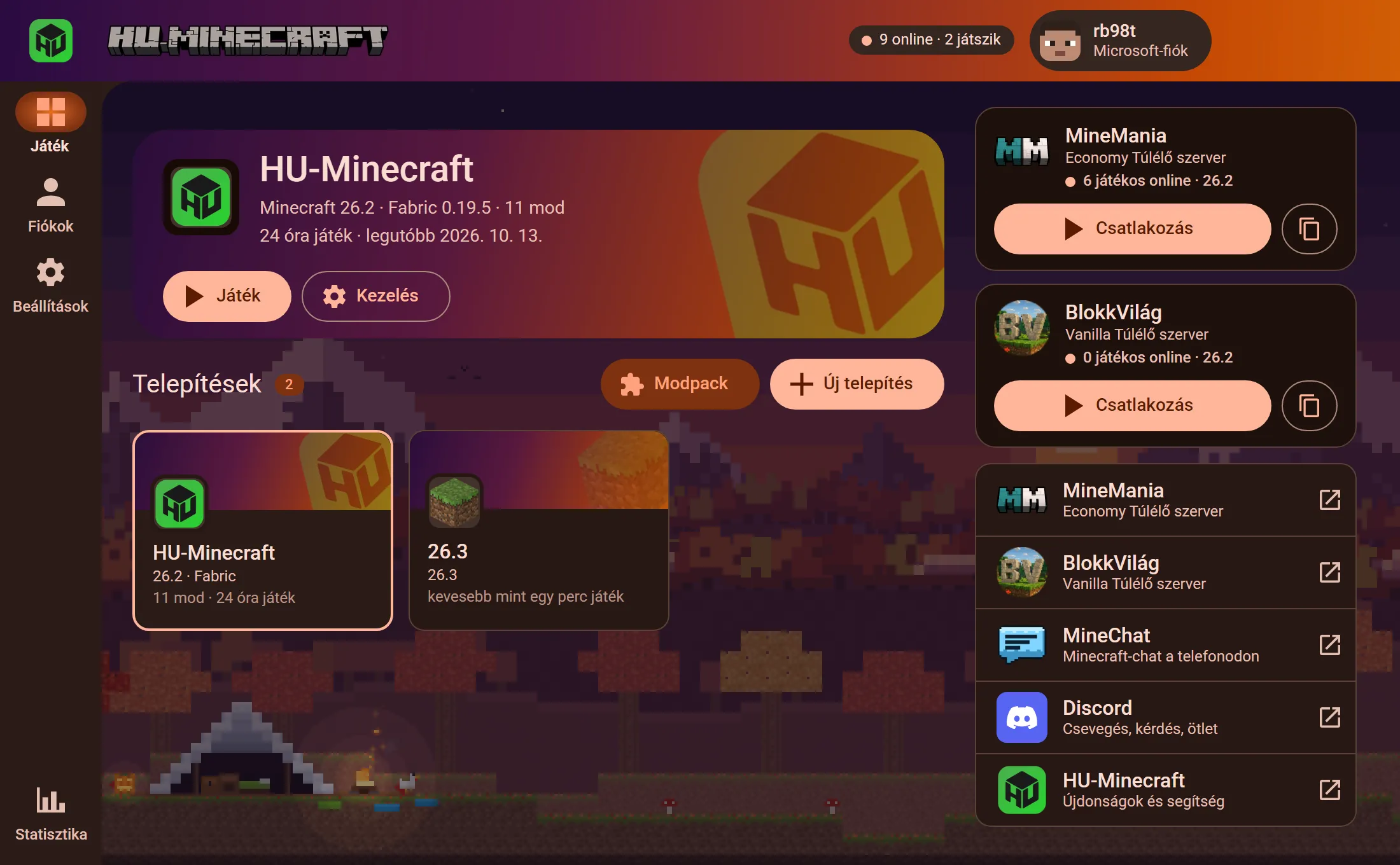 A HU-Minecraft launcher kezdőlapja: fent a legutóbb játszott telepítés, alatta a telepítések kártyái, jobbra a MineMania szerver és a közösség